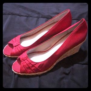 ⭐️2 for $20⭐️ ❤️NEW❤️ Lifestride peep toe wedges